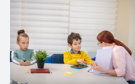 Çocuk ve Ergen Psikolojisinde Uzmanlaşan Bir İsim: Psikolog Burcu Özkök