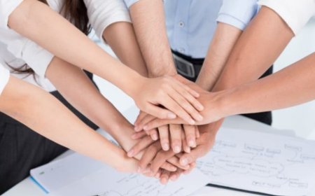 Biz Aileyiz  Söylemi: İşyerinde Sıcak Maske, Soğuk Gerçekler